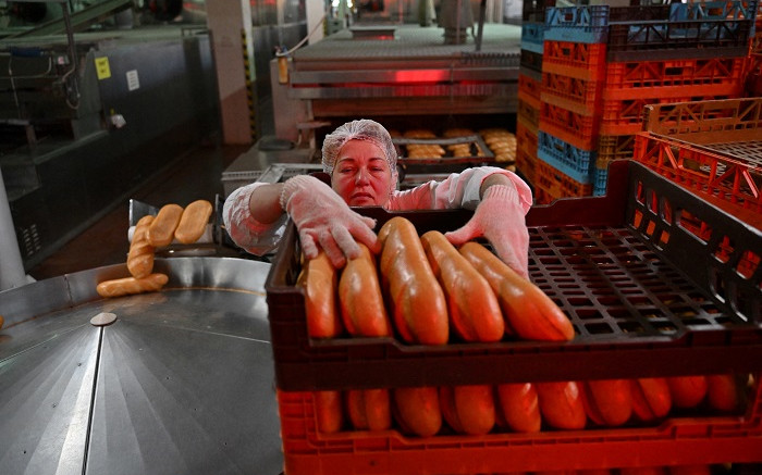 La fábrica de pan resiste mientras Ucrania espera recuperarse