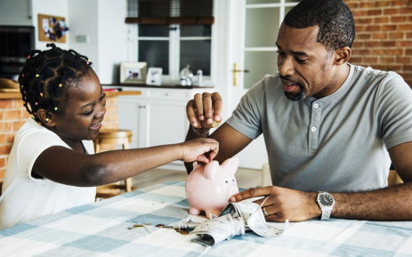 La importancia de criar una generación 'ahorradora de dinero'