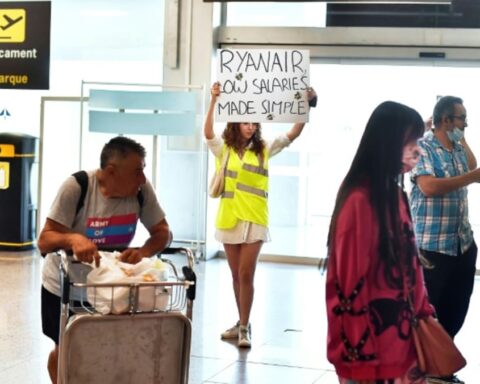 Las huelgas de Ryanair y Brussels Airlines interrumpen los viajes aéreos en Europa
