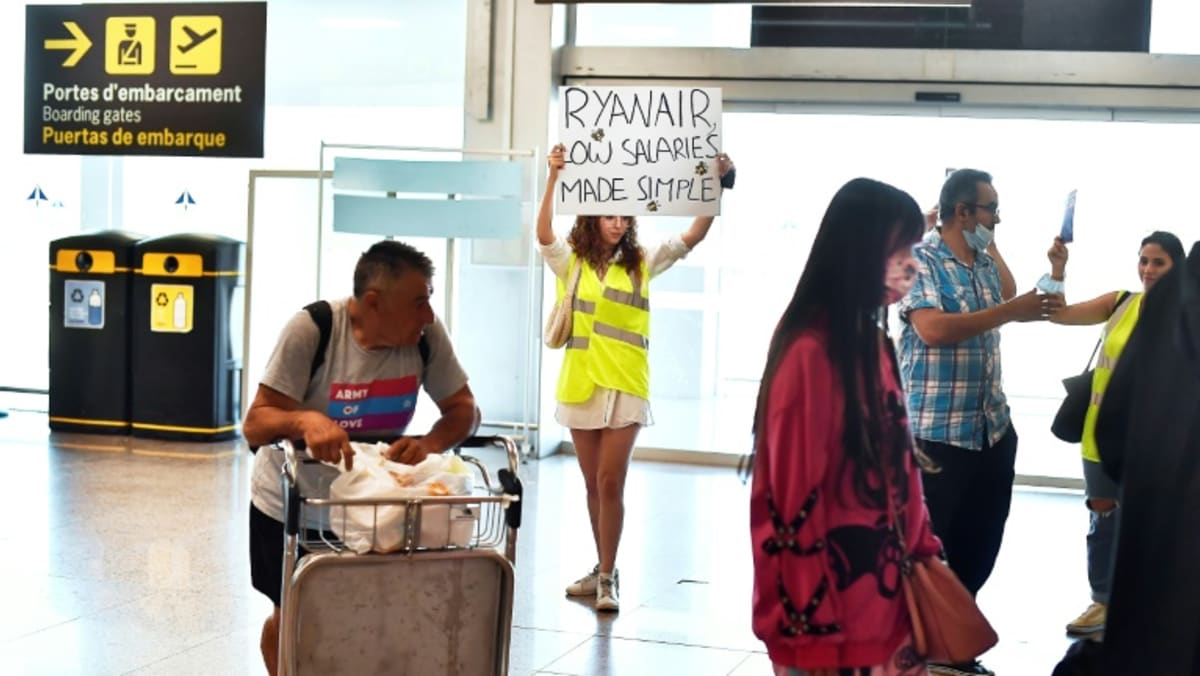 Las huelgas de Ryanair y Brussels Airlines interrumpen los viajes aéreos en Europa