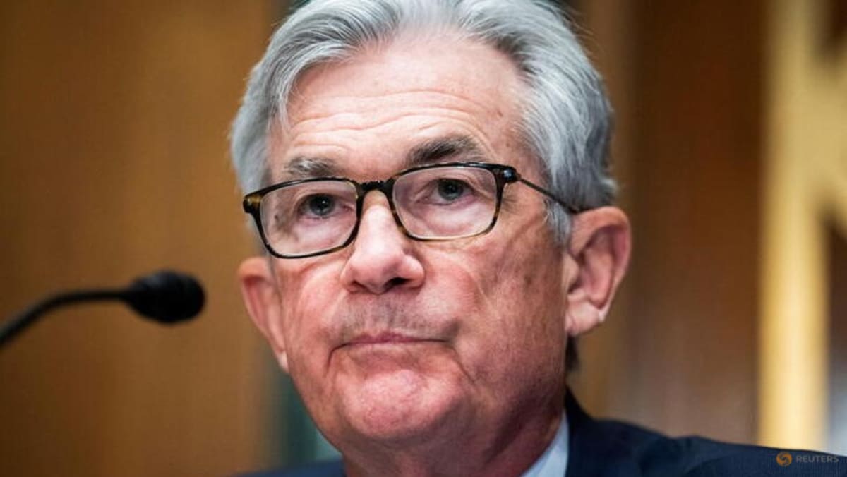 Powell dice que la Fed está "fuertemente comprometida" con reducir la inflación "rápidamente"