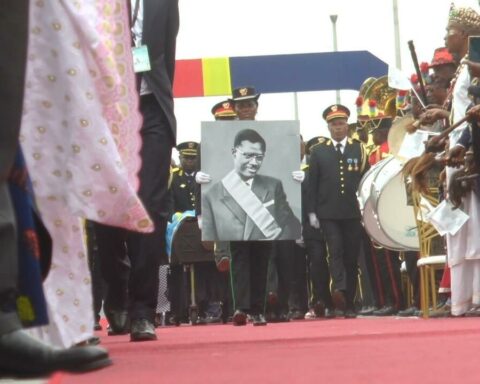Restos del héroe de la Independencia del Congo enterrados en su casa