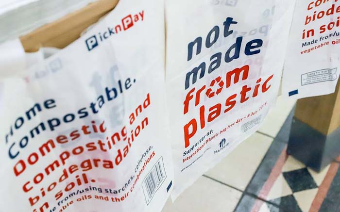 Pick n Pay se ha convertido en el primer minorista sudafricano en probar bolsas compostables.  Imagen: Facebook.com.