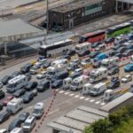 Brexit culpado mientras los turistas enfrentan atascos en el puerto del Canal