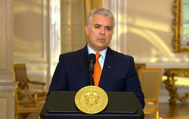 “Mientras yo sea presidente de la república, Nicolás Maduro no va a entrar a territorio colombiano”, dijo Duque en una entrevista