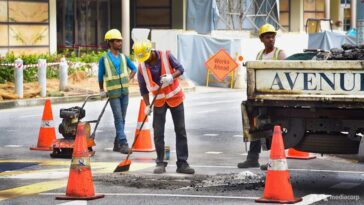 El empleo total en Singapur crece y los trabajadores extranjeros regresan tras la reapertura de las fronteras