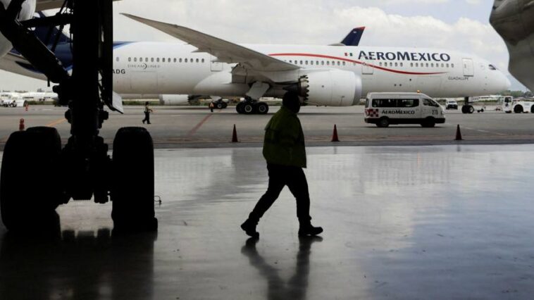 El vuelo de Aeroméxico a EE. UU. ilustra los problemas de las bolsas de América Latina