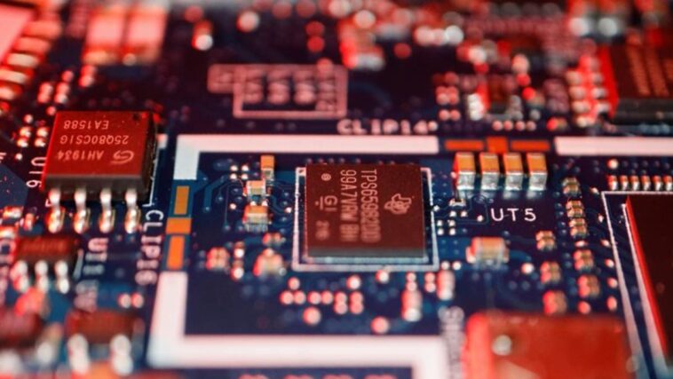 Estados Unidos dice que limitará el tamaño de las subvenciones de chips semiconductores