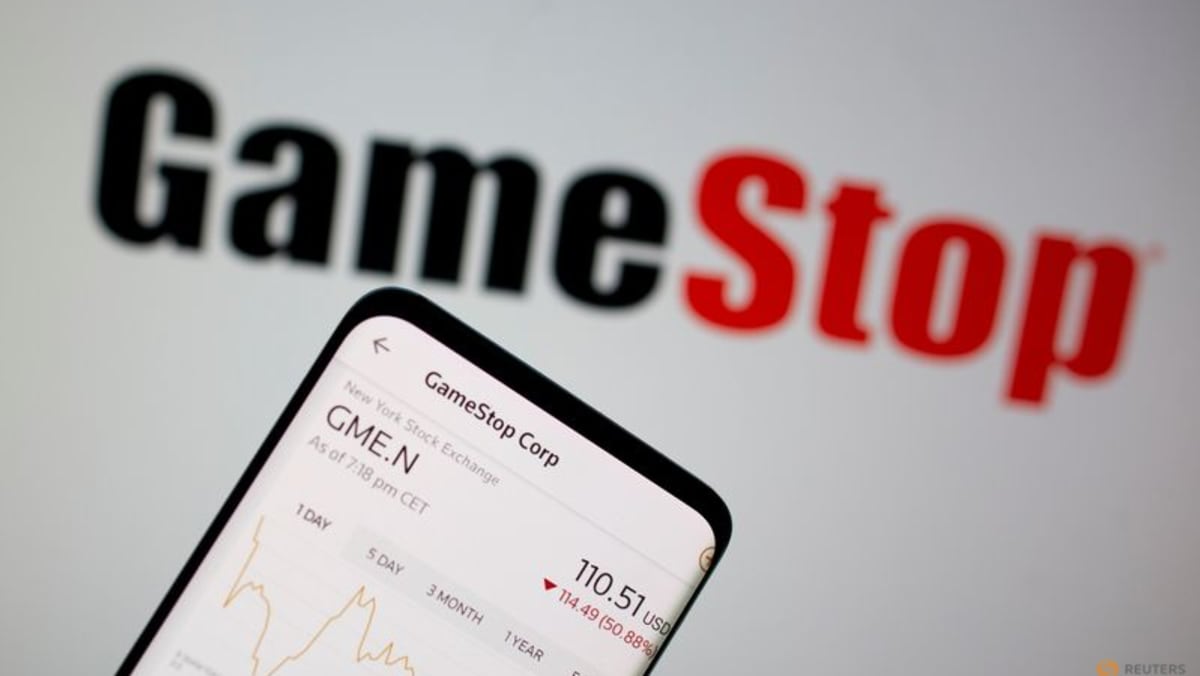 GameStop sube a medida que la división de acciones atrae a los inversores minoristas