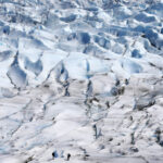 Glaciar se derrumba en los Alpes italianos, cinco muertos: rescatistas
