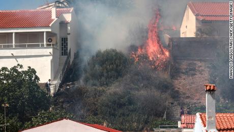 El fuego ha amenazado las zonas residenciales.