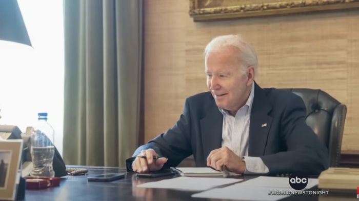 Joe Biden se recupera después de una prueba positiva de COVID-19