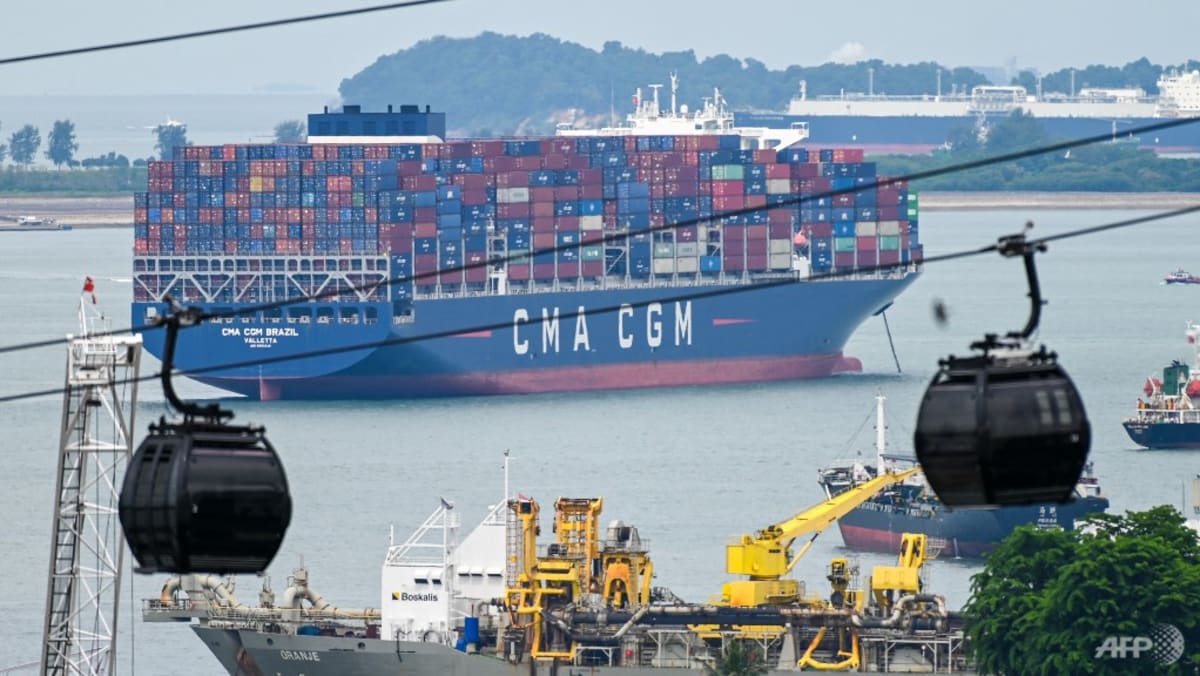 Las exportaciones de Singapur crecen a un ritmo más lento del 9% en junio