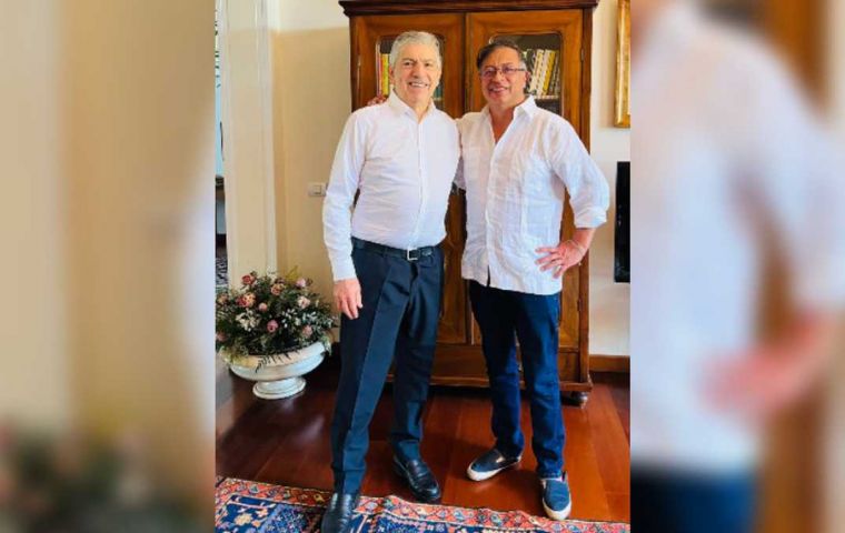 Petro y el exjefe de la Organización de los Estados Americanos (OEA), Gaviria, se reunieron en Florencia, Italia.