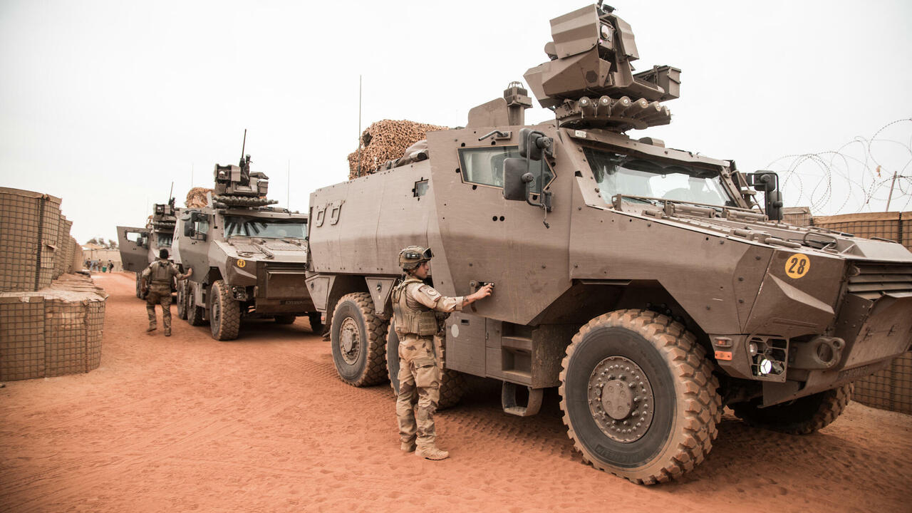 Macron quiere un 'replanteamiento' de la estrategia militar francesa en África en medio de la retirada de Malí