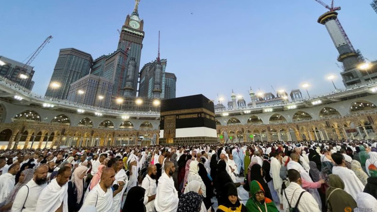 Peregrinos musulmanes acuden a La Meca para el primer haj pospandemia