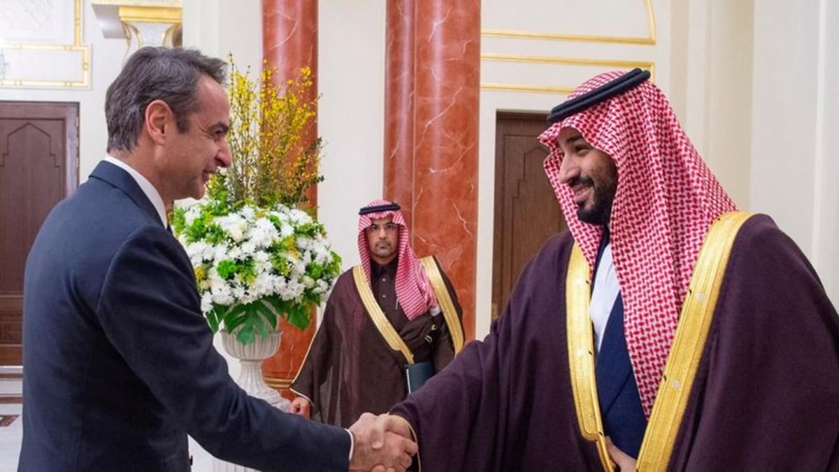 Príncipe heredero saudí visitará Grecia para firmar acuerdos de energía y telecomunicaciones
