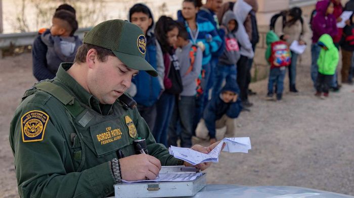 Datos preliminares de CBP de detenciones, escapadas en la frontera total 232,809 para julio