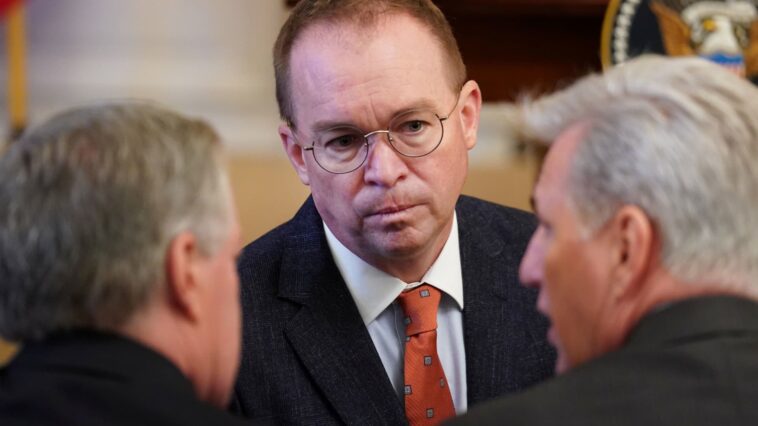 El asesor de Trump en la Casa Blanca, Mick Mulvaney, se reunirá con el comité del 6 de enero