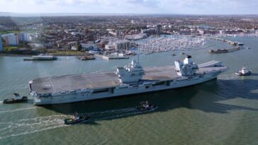 El buque de guerra más grande de Gran Bretaña se detiene en ruta a EE. UU. debido a un 'problema mecánico' |  CNN