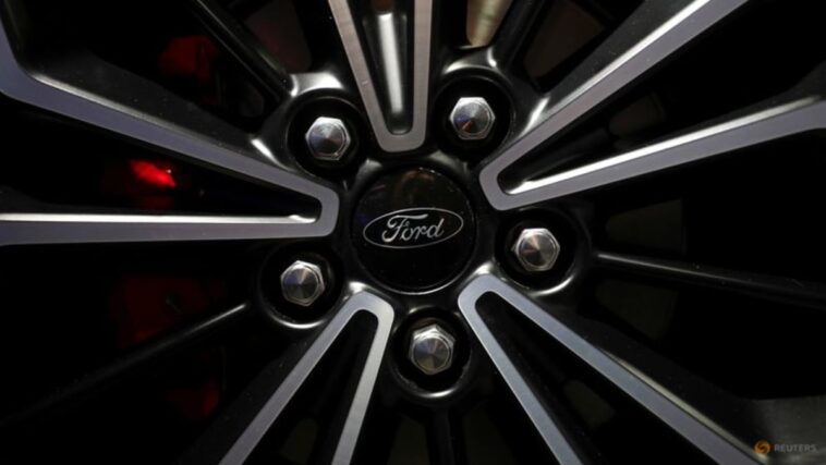 Ford recorta 3.000 puestos de trabajo a medida que gira hacia los vehículos eléctricos y el software