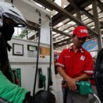 Indonesia pide a Pertamina que limite la venta de combustible subsidiado