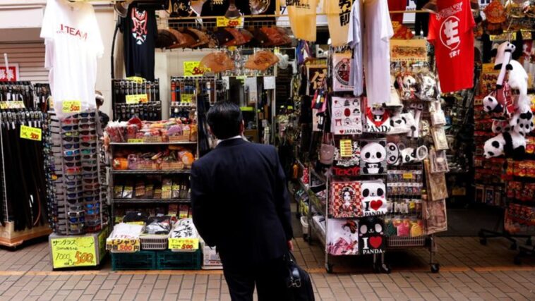 Japón planea un nuevo paquete para amortiguar el golpe del aumento del costo de vida