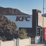 KFC contrata a un investigador privado para desenmascarar a un presunto inspector de alimentos falso