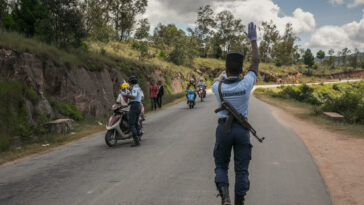 La policía de Madagascar mata a tiros a los manifestantes que buscaban venganza por el secuestro de un albino