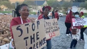 Mujeres de Ciudad del Cabo protestan contra la violencia de género y el aumento del desempleo
