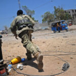 Ocho muertos mientras las fuerzas somalíes luchan contra Al-Shabaab en un hotel sitiado