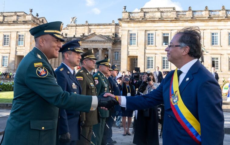 Cero corrupción y cero violación de derechos humanos, ordenó Petro a los nuevos jefes