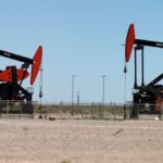 Petróleo cae por preocupaciones sobre demanda y mayor oferta