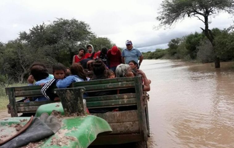 Se han enviado suministros de alimentos a los residentes locales para evitar los recursos del río.