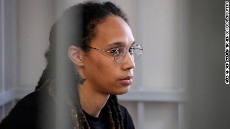 El examen de la sustancia en los cartuchos de vape de Brittney Griner violó la ley rusa, dice un experto en defensa