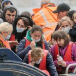 Casi 1.000 migrantes cruzan el Canal de la Mancha en un solo día