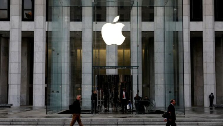 Ejecutivo senior de Apple deja fabricante de iPhone después de comentario en video viral