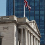El Banco de Inglaterra se ve obligado a intervenir, el FMI emite una advertencia