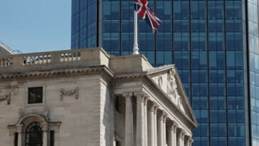 El Banco de Inglaterra se ve obligado a intervenir, el FMI emite una advertencia
