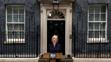 El primer ministro del Reino Unido promete "volver a encarrilar" los préstamos después de la agitación del mercado por los recortes de impuestos