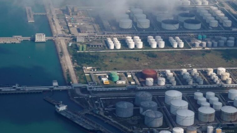 La demanda de crudo de China se recupera a medida que las refinerías se preparan para aumentar la producción