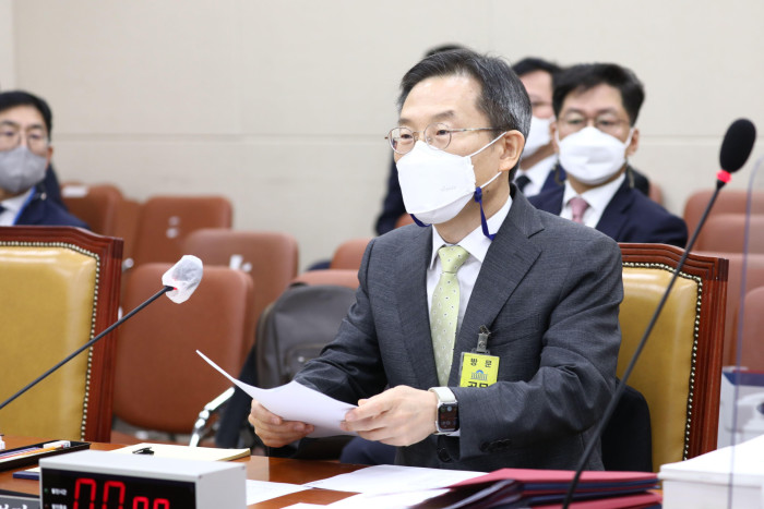 El ministro de Ciencia, Lee Jong-ho, fotografiado en Seúl en mayo