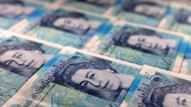 Los costos de los préstamos británicos aumentan, la libra esterlina se hunde después del nuevo plan económico