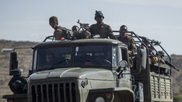 Los enfrentamientos se extienden en Etiopía mientras el ataque aéreo apunta a la capital de Tigray