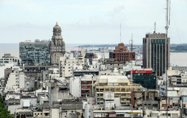 Uruguay “tiene partidos políticos fuertes y un marco macroeconómico estable y predecible”