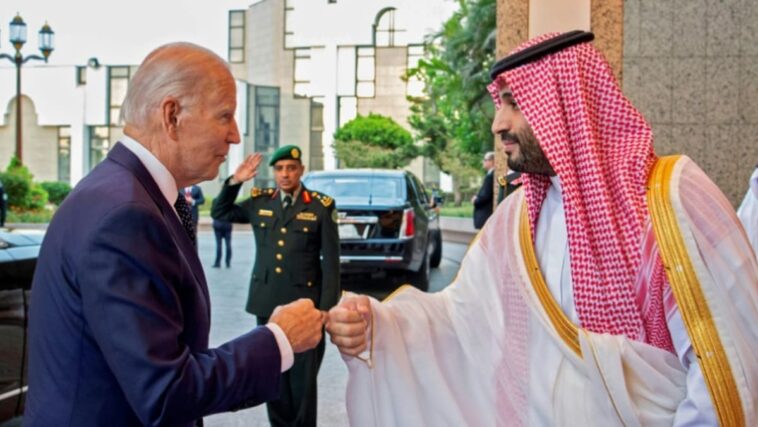 Biden "reevaluará" los lazos con Arabia Saudita después del desaire de la OPEP