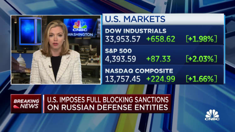 Estados Unidos impone más sanciones a Rusia y Bielorrusia