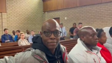 La ex directora ejecutiva interina de Eskom, Matshela Koko, comparece ante el tribunal junto con 7 coacusados, incluidos miembros de la familia, el 27 de octubre de 2022. Imagen: Captura de pantalla del video de EWN