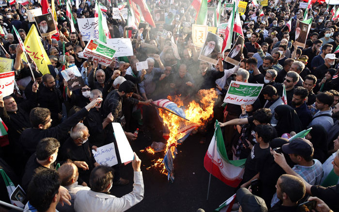 El líder supremo de Irán culpa a Estados Unidos e Israel por las protestas de Mahsa Amini