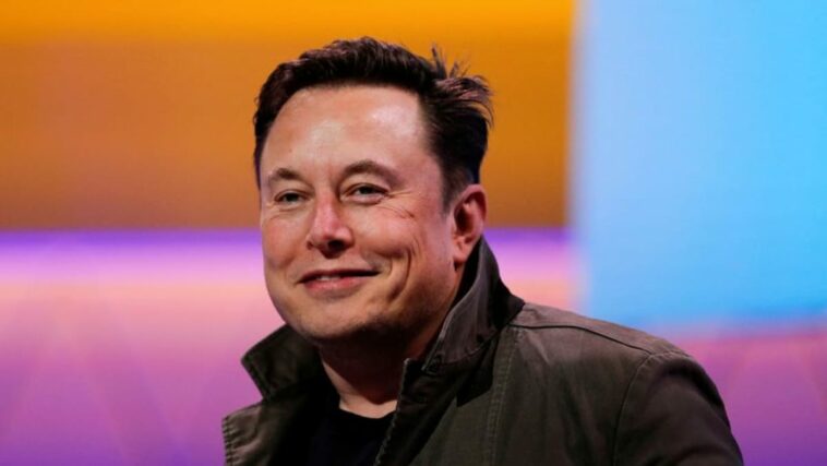 El 'show & tell' de Neuralink se retrasó un mes, dice Elon Musk